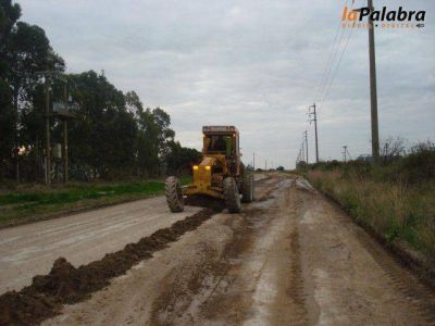 Mantenimiento de caminos e inicio de rampas de acceso en Stroeder
