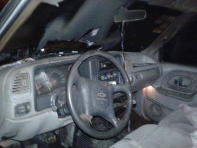 Prenden fuego una camioneta de manera intencional