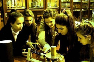 De la teor�a al experimento: el Museo de F�sica de la UNLP, al servicio de las escuelas