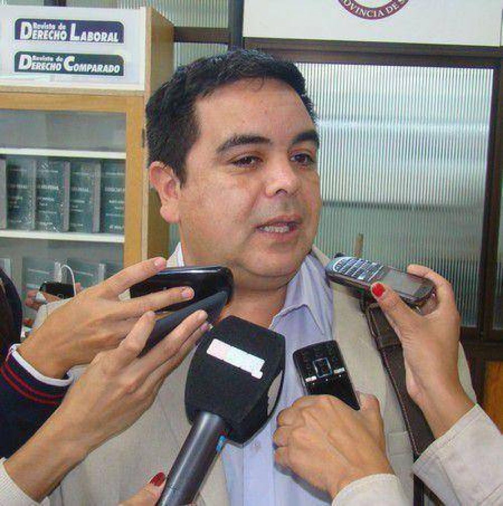  Joven bonaerense pas� un mes en la Comisar�a del Menor porque nadie lo vino a buscar