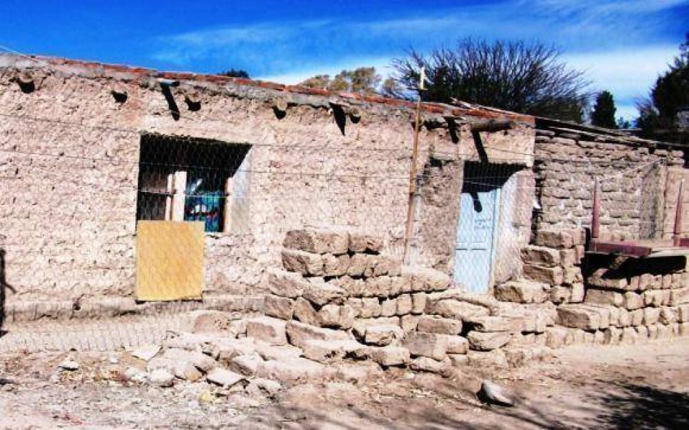 En Jchal cambian casas de adobe por las de ladrillo