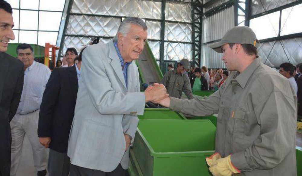 Se inaugur� la planta de tratamiento de residuos de San Mart�n y Angaco