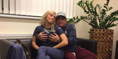 �Otra vez la mano de Dios? La nueva foto hot de Diego Maradona y Roc�o Oliva