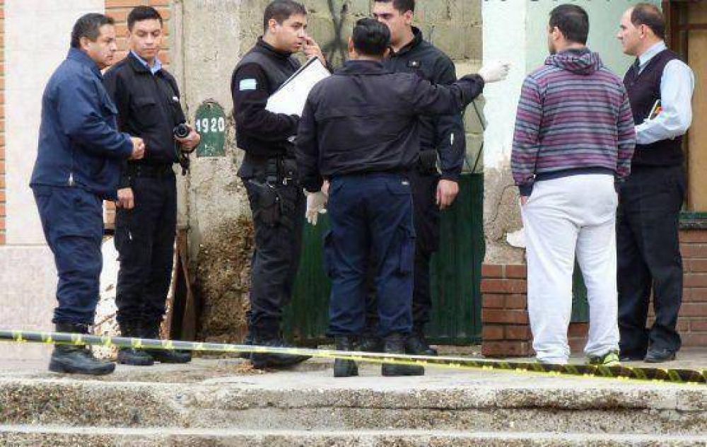 El cuerpo encontrado calcinado, estaba atado de pies y manos y presentada heridas cortantes