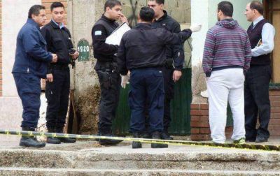 El cuerpo encontrado calcinado, estaba atado de pies y manos y presentada heridas cortantes