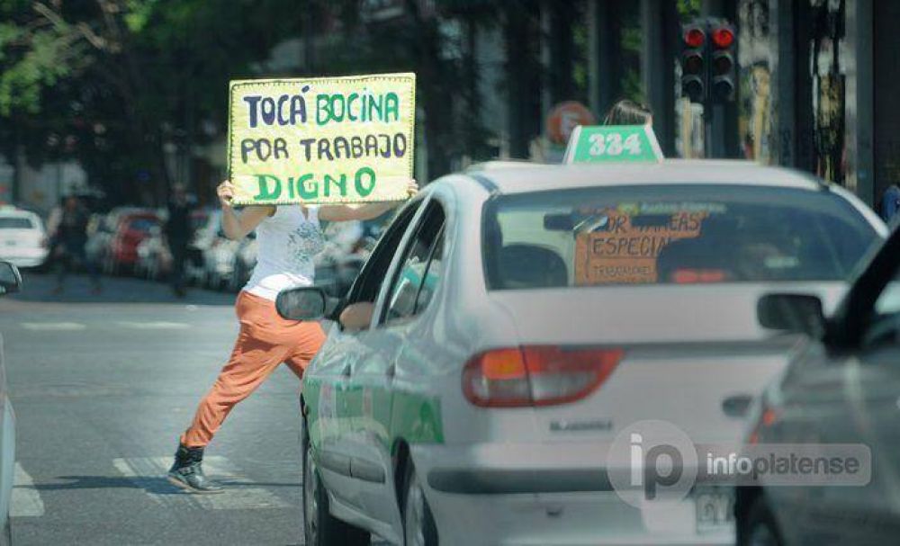 Paro de Municipales: �Bruera nos da un aumento de hambre�