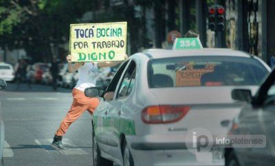 Paro de Municipales: �Bruera nos da un aumento de hambre�