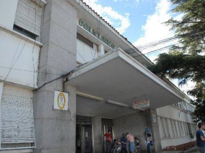 Un hombre fue baleado por dos ladrones que intentaron ingresar a su casa en Nuevo Alberdi