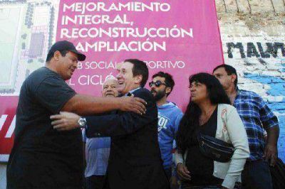 D�az P�rez anunci� el inicio de obras en el Club Social y Deportivo 
