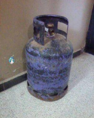 Mam� devolvi� una garrafa que rob� su hijo