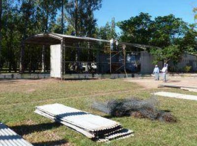 Con la presencia del gobernador del Chaco, se inicia la obra del polideportivo de Las Bre�as