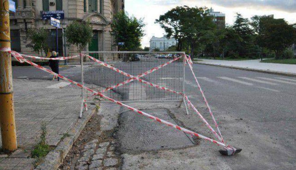 Har�n bacheos en el Barrio Obrero y las v�as