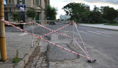 Har�n bacheos en el Barrio Obrero y las v�as