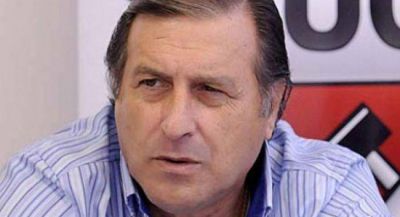Presunto gui�o de Rozas a Capitanich, molesto por el acuerdo de Ayala-Peche
