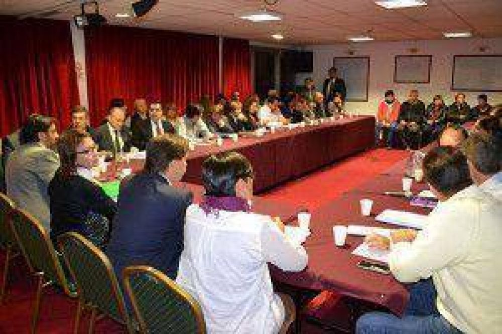 La Gobernadora aclar� que los 100 millones de pesos no aparecieron �de la noche a la ma�ana�