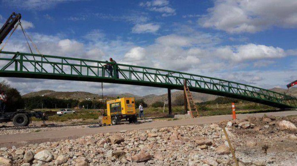 Comenz la etapa final de construccin del puente de Villa Serrana La Gruta