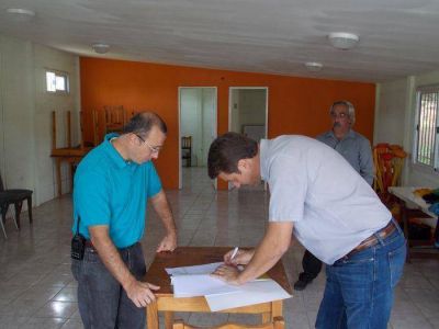 El intendente le entreg� un subsidio al Club Atl�tico Ventana