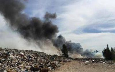 Baradero: Sigue el incendio en basural sobre Ruta 9