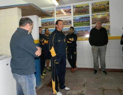 Dolor en el f�tbol: muri� Leo Fern�ndez
