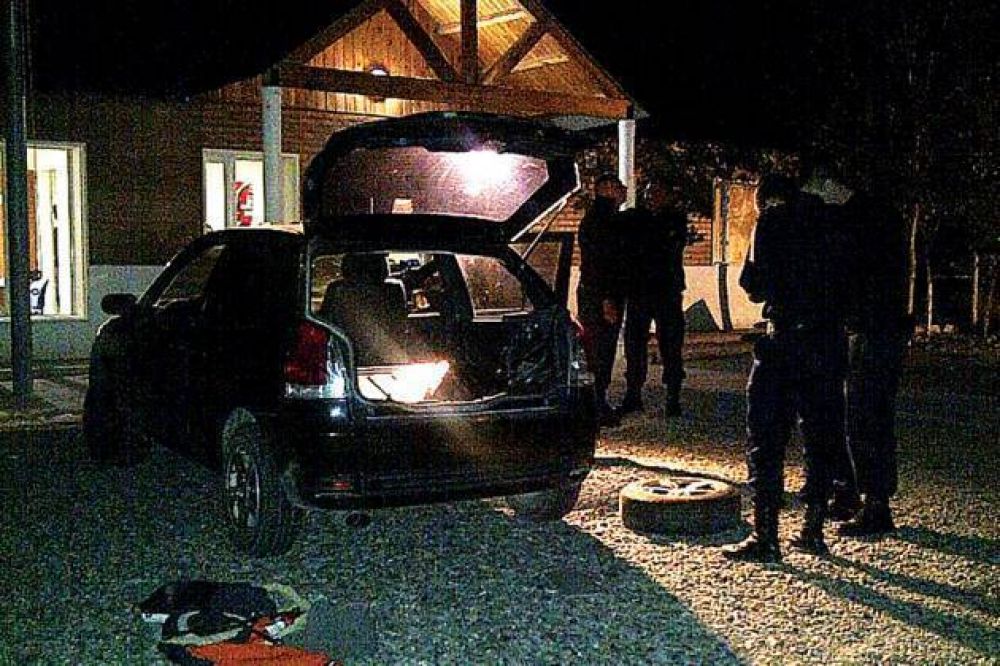 Trelew: cay� un polic�a con LSD, marihuana, coca�na y rev�lver robado