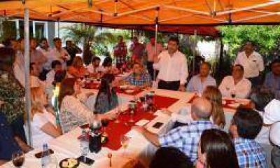 Bosetti oficializ� su respaldo a la candidatura de Casas