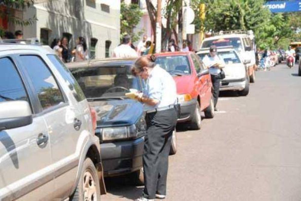 Desmienten que no haya que pagar el estacionamiento medido en Posadas