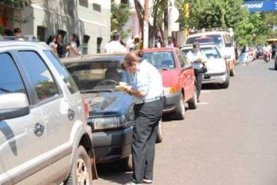 Desmienten que no haya que pagar el estacionamiento medido en Posadas