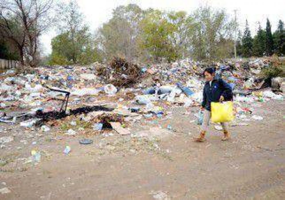 Hartos de basura, presentan un amparo para que limpien 