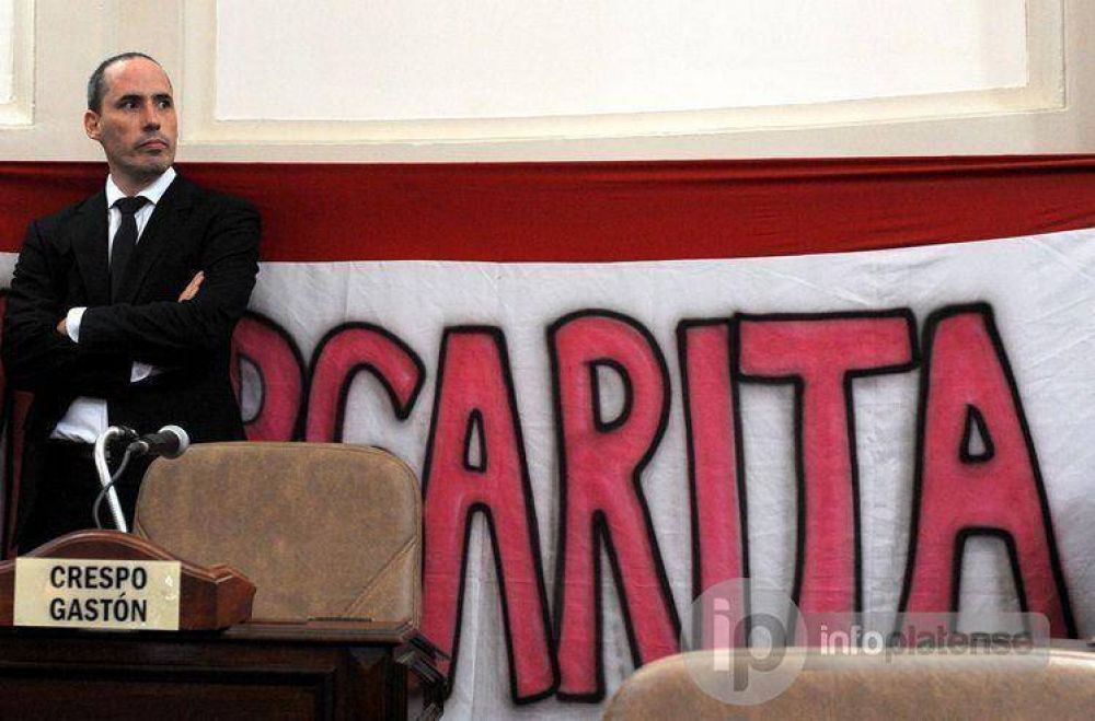 Papel�n: El bruerismo aprovech� la sesi�n para insultar a Leguizam�n