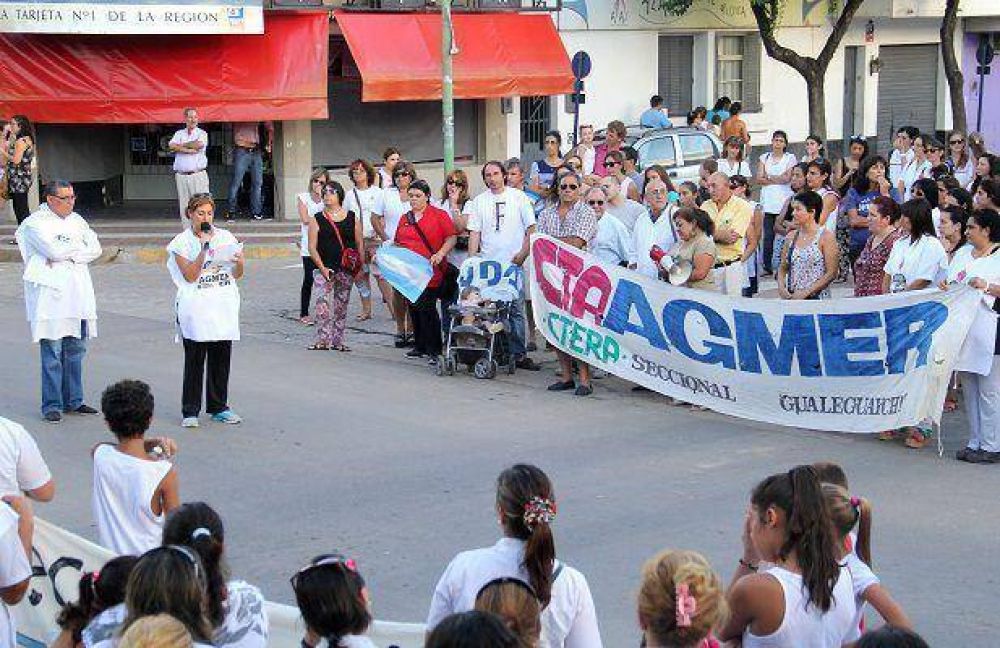 Denuncian que un 50% de los docentes de gesti�n privada est� trabajando en negro