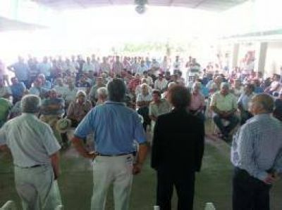 Ca�eros piden reuni�n con Alperovich y planean un piquete en el centro