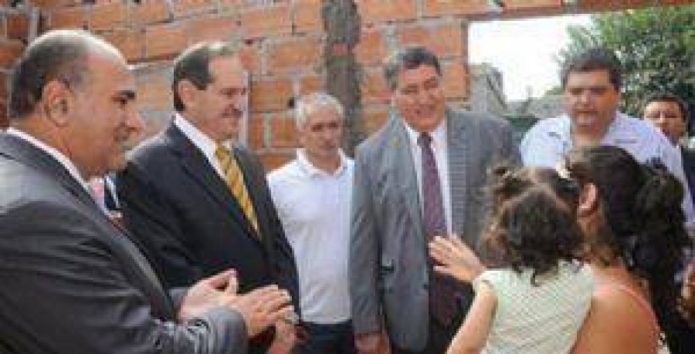 Alperovich asegura que Tucum�n es el eje del Norte
