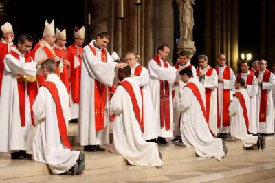 EEUU: Un 25% m�s de sacerdotes ordenados en 2015
