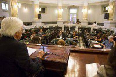El titular de Yacyret� sum� el repudio de los senadores correntinos