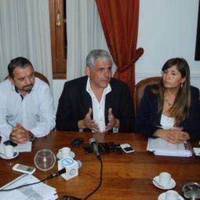 Gobierno y municipio siguen discutiendo por el aumento salarial