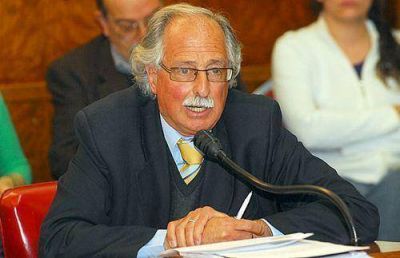 Cano: �La Municipalidad pag� los sueldos y qued� con un descubierto de 27 millones de pesos�
