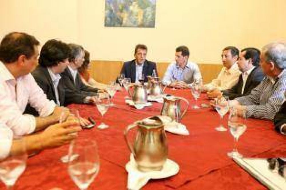 �Una familia preocupada s�lo por el poder�