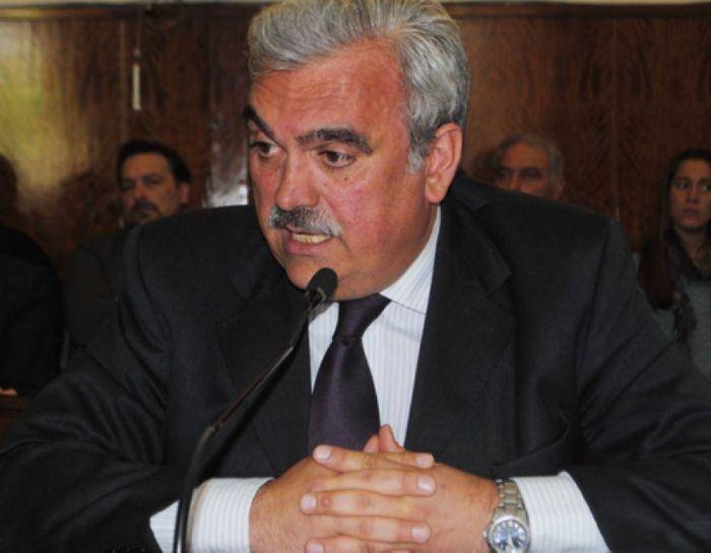 Rosso le respondi� a Cano: 