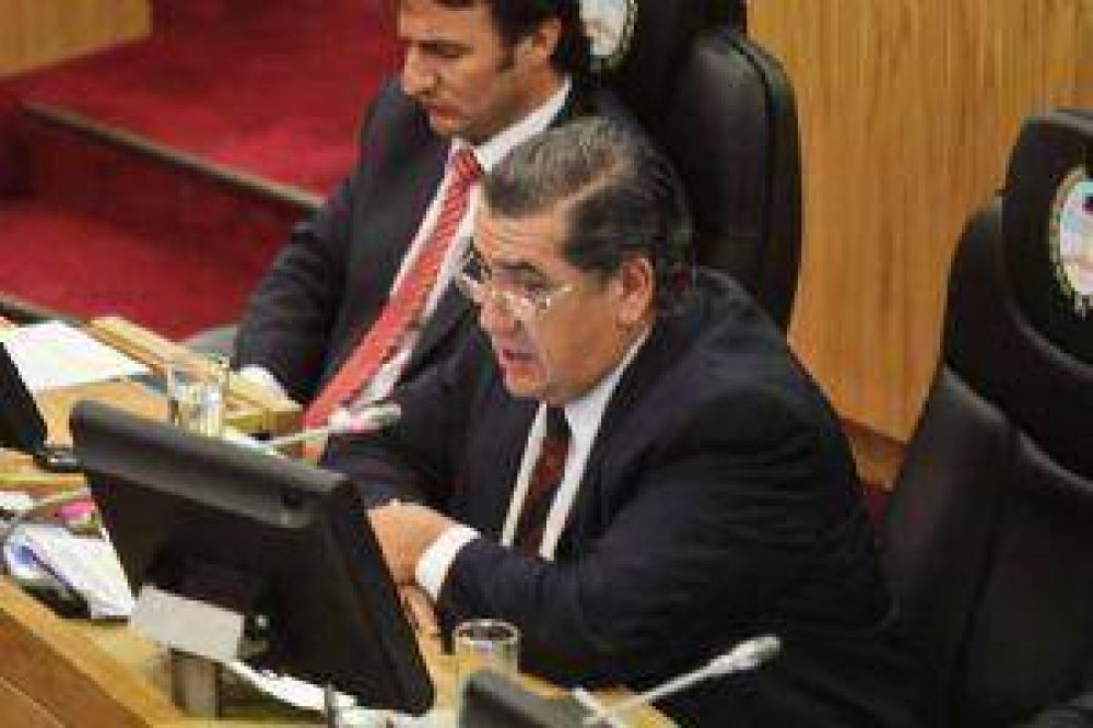 Romano Norri cuestion� el uso del helic�ptero de la Provincia