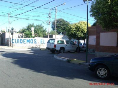 El secretario privado del Intendente asume la responsabilidad por la camioneta estacionada en una rampa para discapacitados
