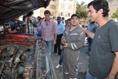 La zona sur de la capital salte�a brind� su apoyo a Urtubey