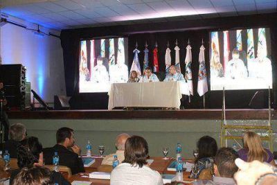 Guzm�n inici� las sesiones en el Deliberante de Escobar con fuerte apoyo al gobierno nacional