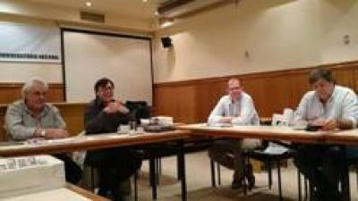 Jorge Calzoni recibi� a la Junta Directiva de la RRULAC