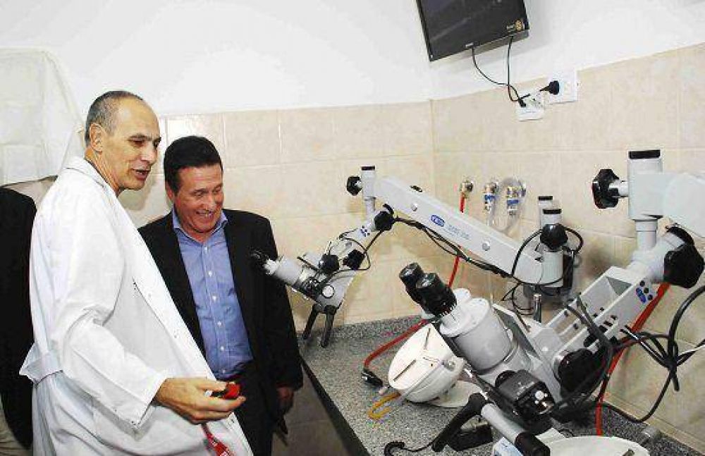 Lans: inauguracin del laboratorio de implante coclear en el Evita