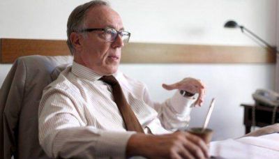Nielsen denunci� a funcionarios porte�os que est�n de campa�a