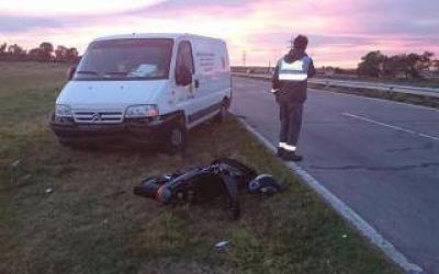 Camioneta de Vialidad Provincial arroll� moto y la arrastr� 300 metros en Bah�a Blanca