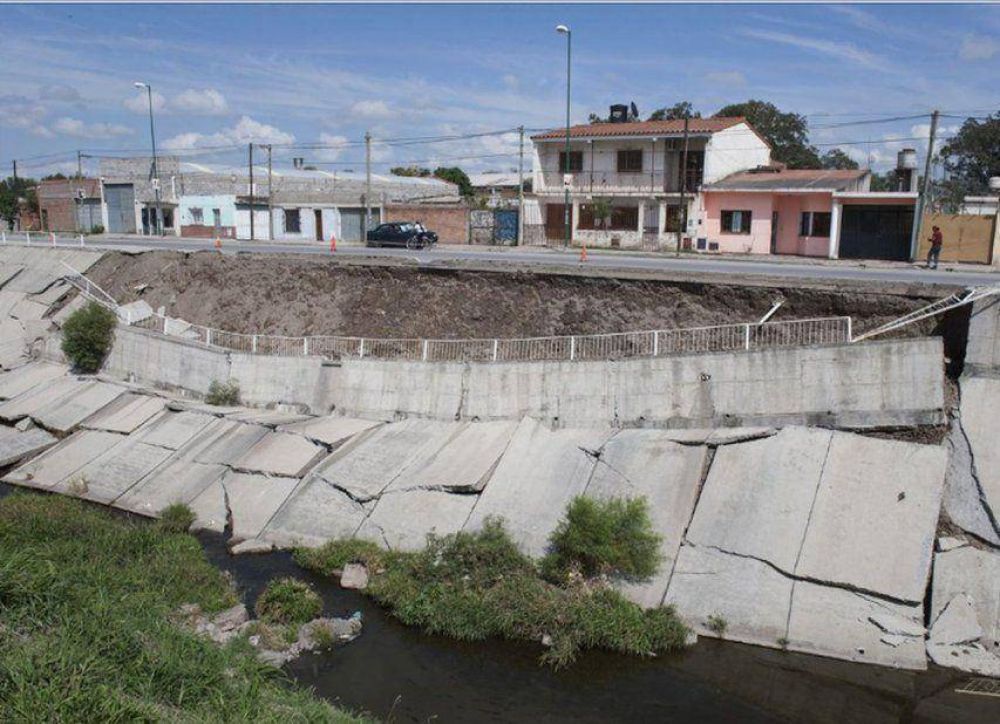 El canal de la Yrigoyen se cay por falta de mantenimiento