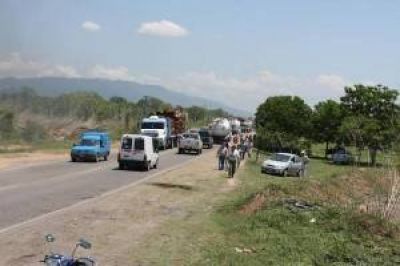 Vecinos de Yacuy y Piquirenda cortan la ruta nacional 34