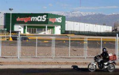 Un nuevo Changom�s inaugura la cadena Wal Mart en Maip�