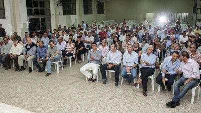 El comunicado oficial y el acta que firmaron los candidatos en Tabossi